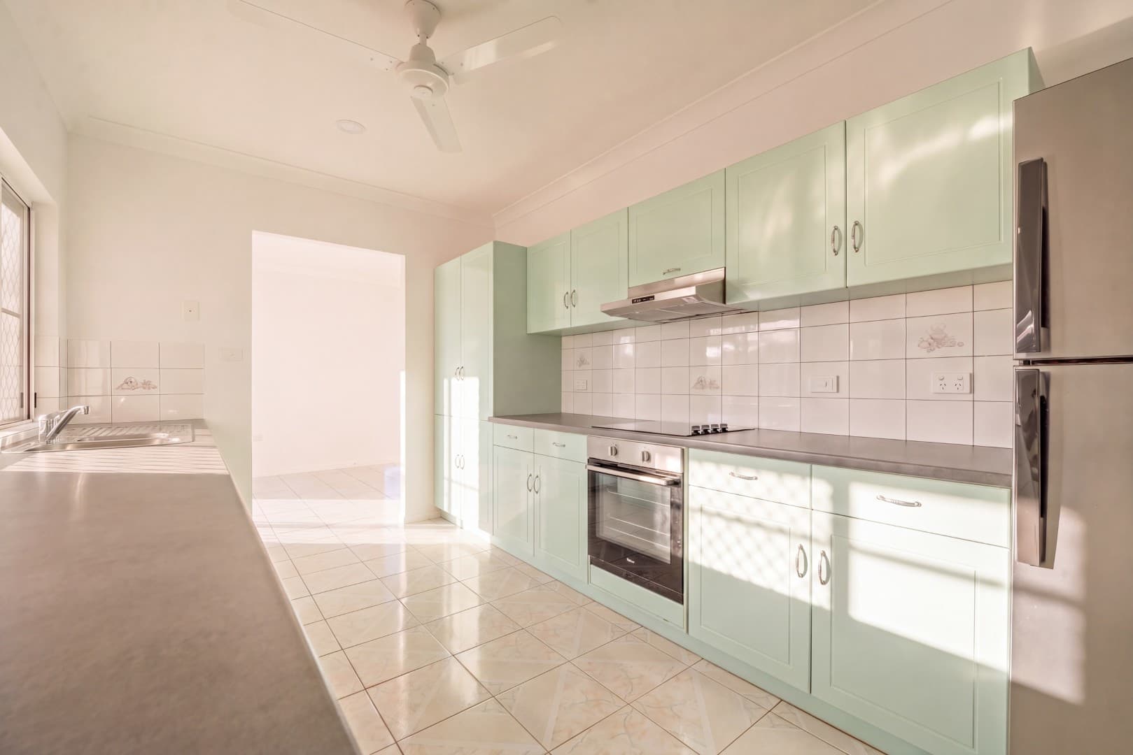 72 Callum Street, Mooroobool, Mooroobool - Thumbnail 8