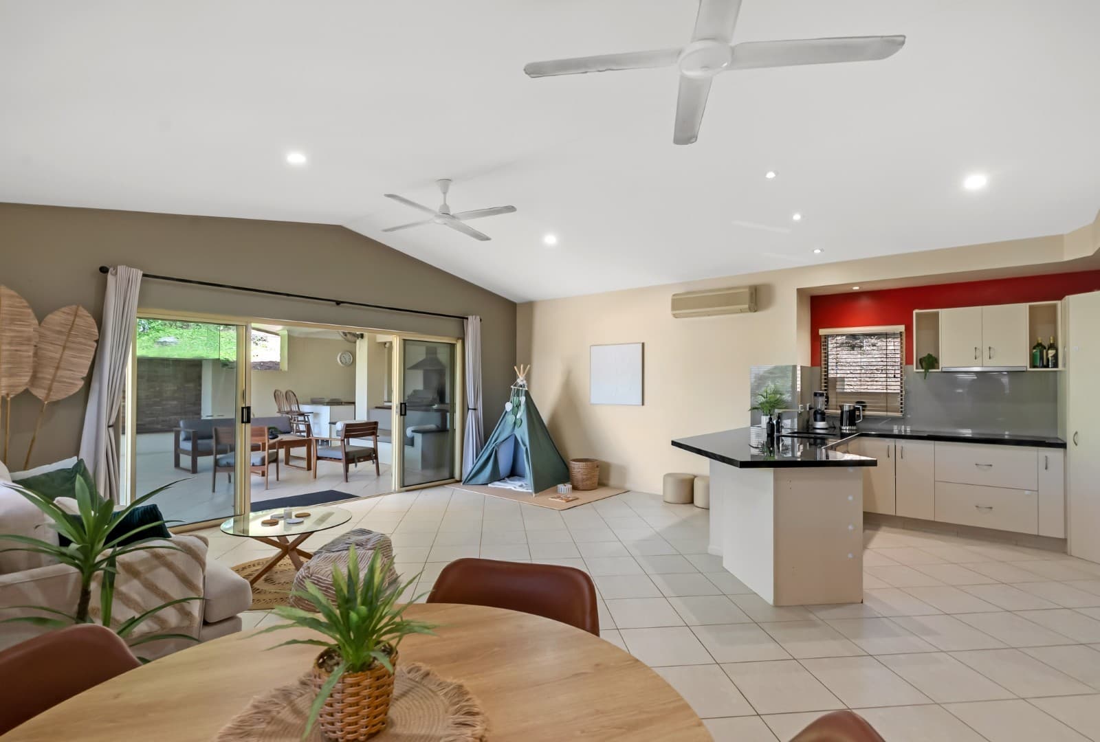 17 West Parkridge Drive, Brinsmead, Brinsmead - Thumbnail 2