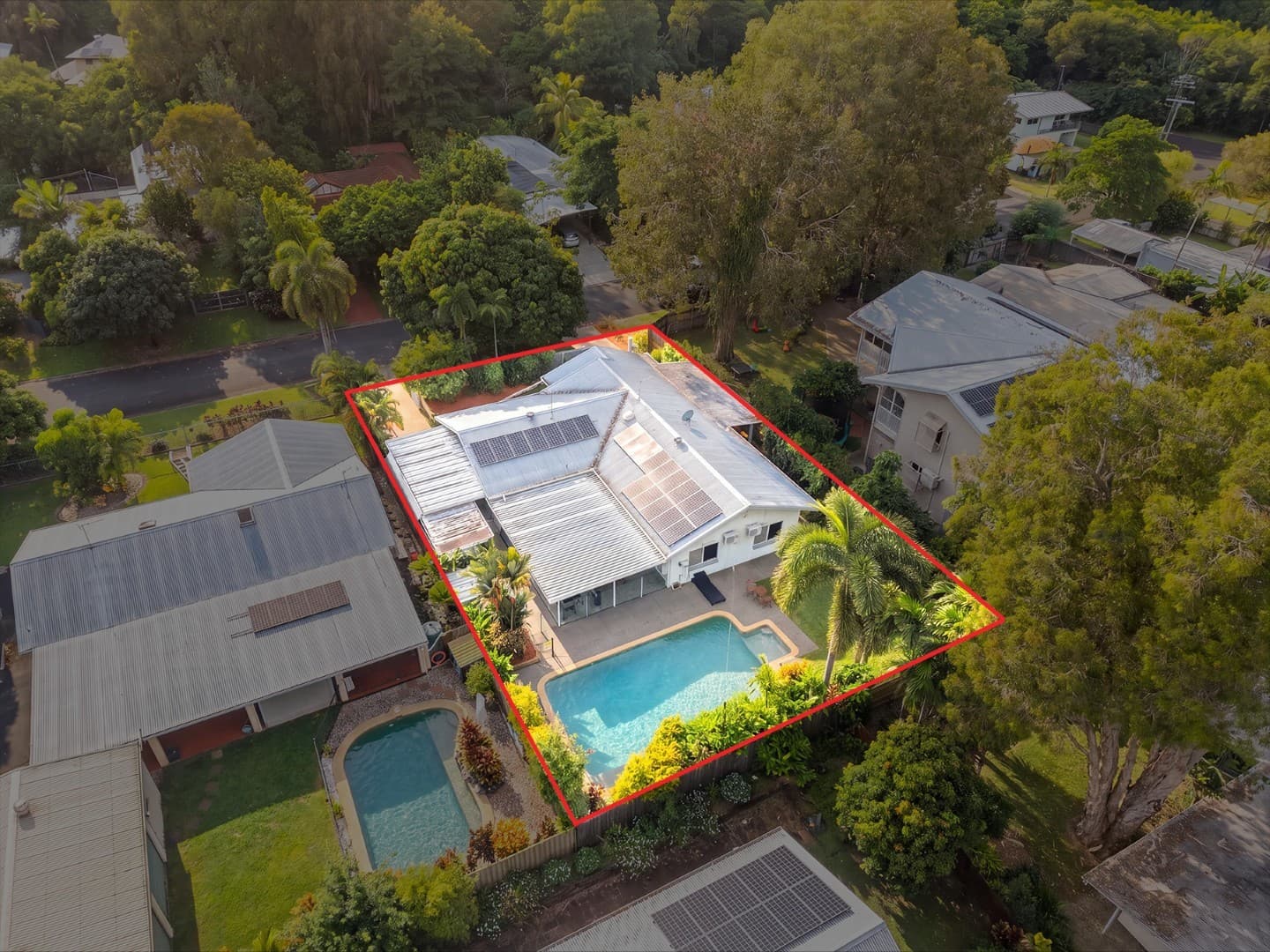9 Gerbera Street, Holloways Beach, Holloways Beach - Thumbnail 2