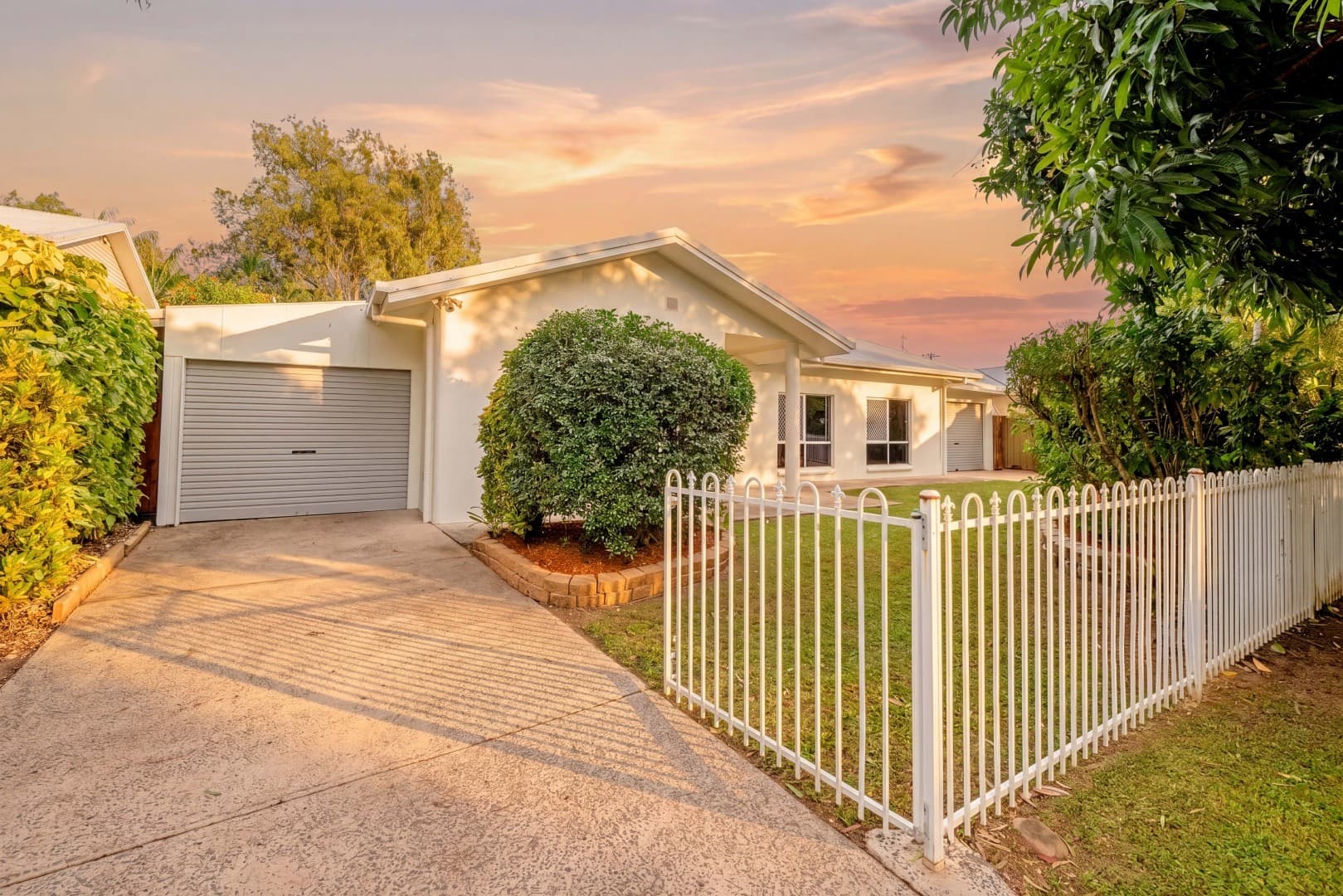 9 Gerbera Street, Holloways Beach, Holloways Beach - Thumbnail 4