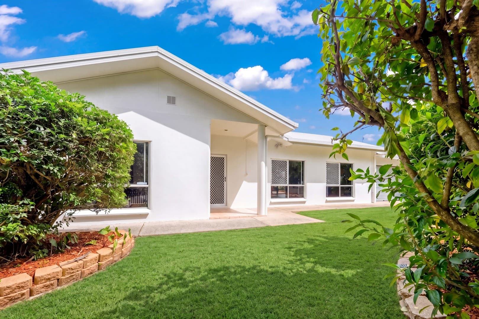 9 Gerbera Street, Holloways Beach, Holloways Beach - Thumbnail 5