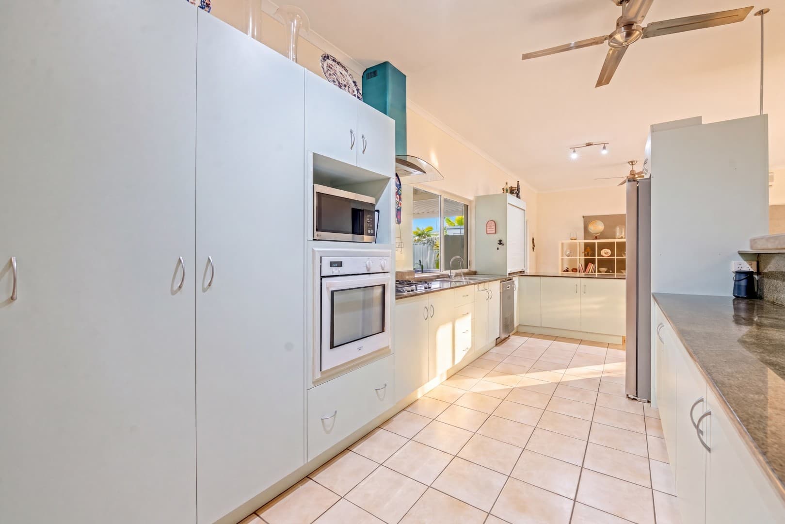 9 Gerbera Street, Holloways Beach, Holloways Beach - Thumbnail 8