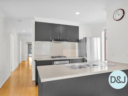 3 Rankin Close, Lynbrook - Thumbnail 2