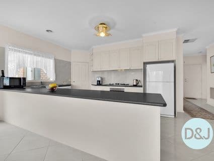 3 Campion Walk, Lynbrook - Thumbnail 2