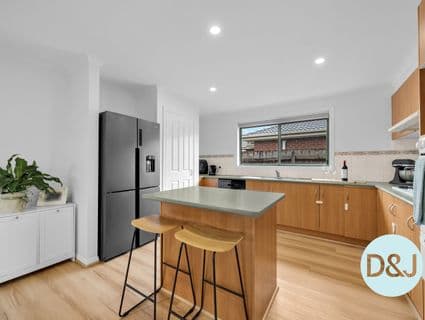12 Pirita Place, Cranbourne West - Thumbnail 6