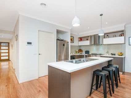 19 Murgese Circuit, Clyde North - Thumbnail 7
