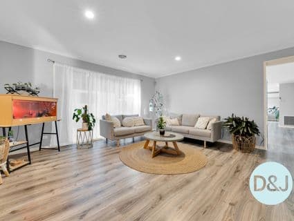 16 Scotsdale Drive, Cranbourne East - Thumbnail 3