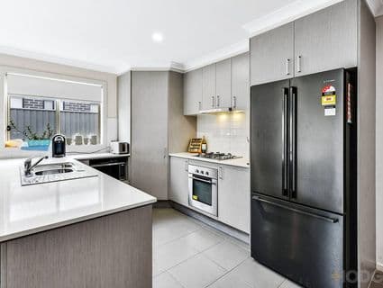 127 Elmslie Drive, Cranbourne East - Thumbnail 2