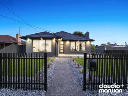51 Sutherland Street, Hadfield - Image 1