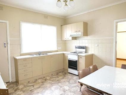 17 New Road, Oak Park - Thumbnail 2