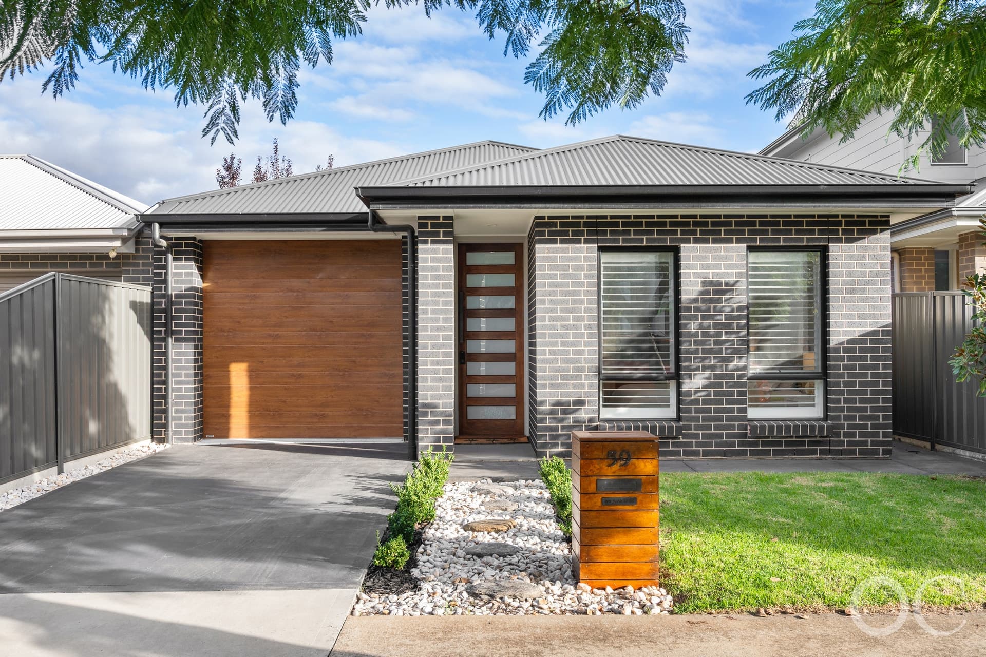 59 Reserve Parade, Findon - Image 1