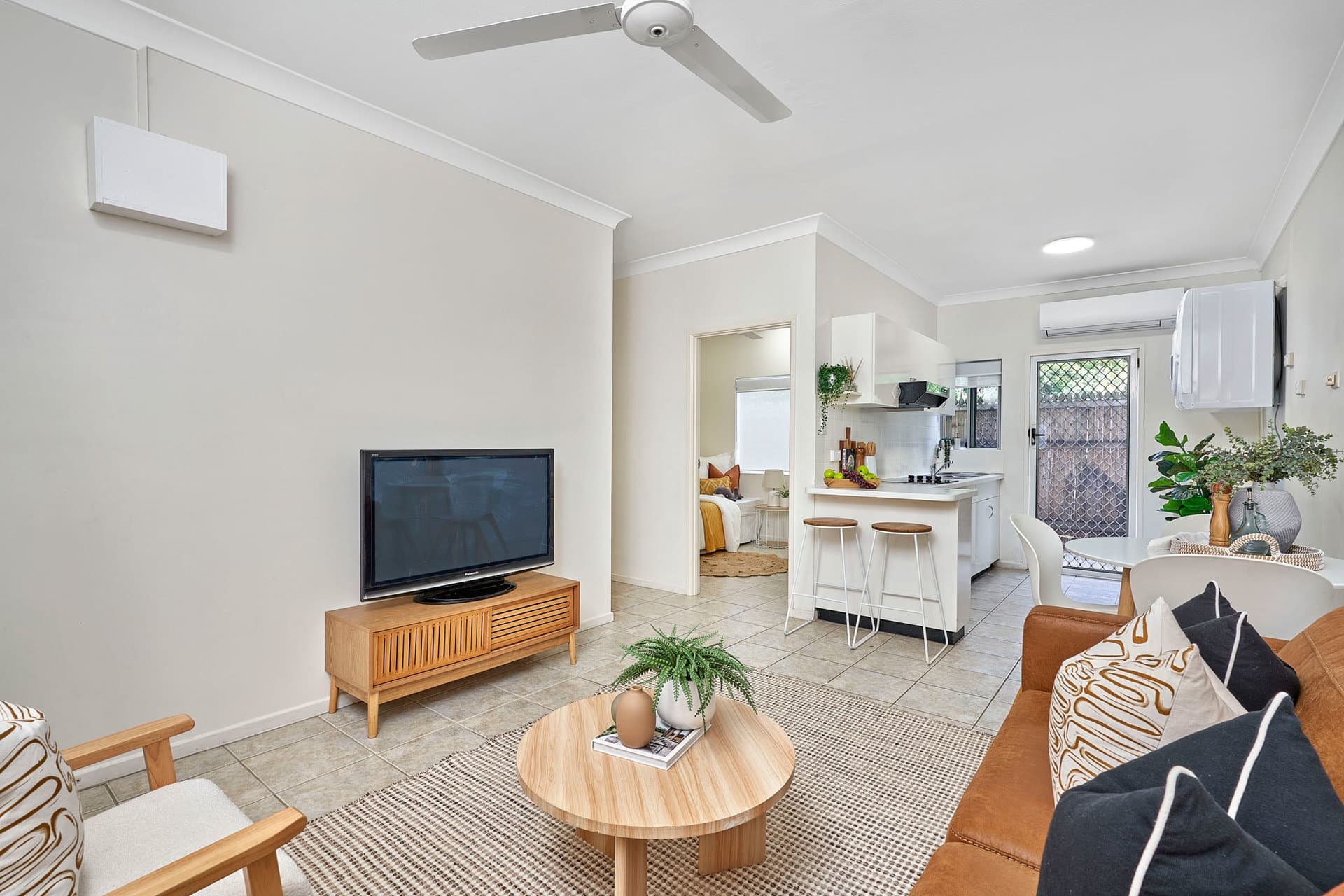 2/8 Bell Street, Bungalow, Bungalow - Image 1