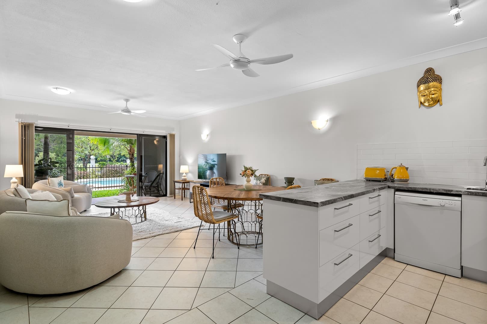 19/293-301 Esplanade , Cairns North, Cairns North - Thumbnail 2