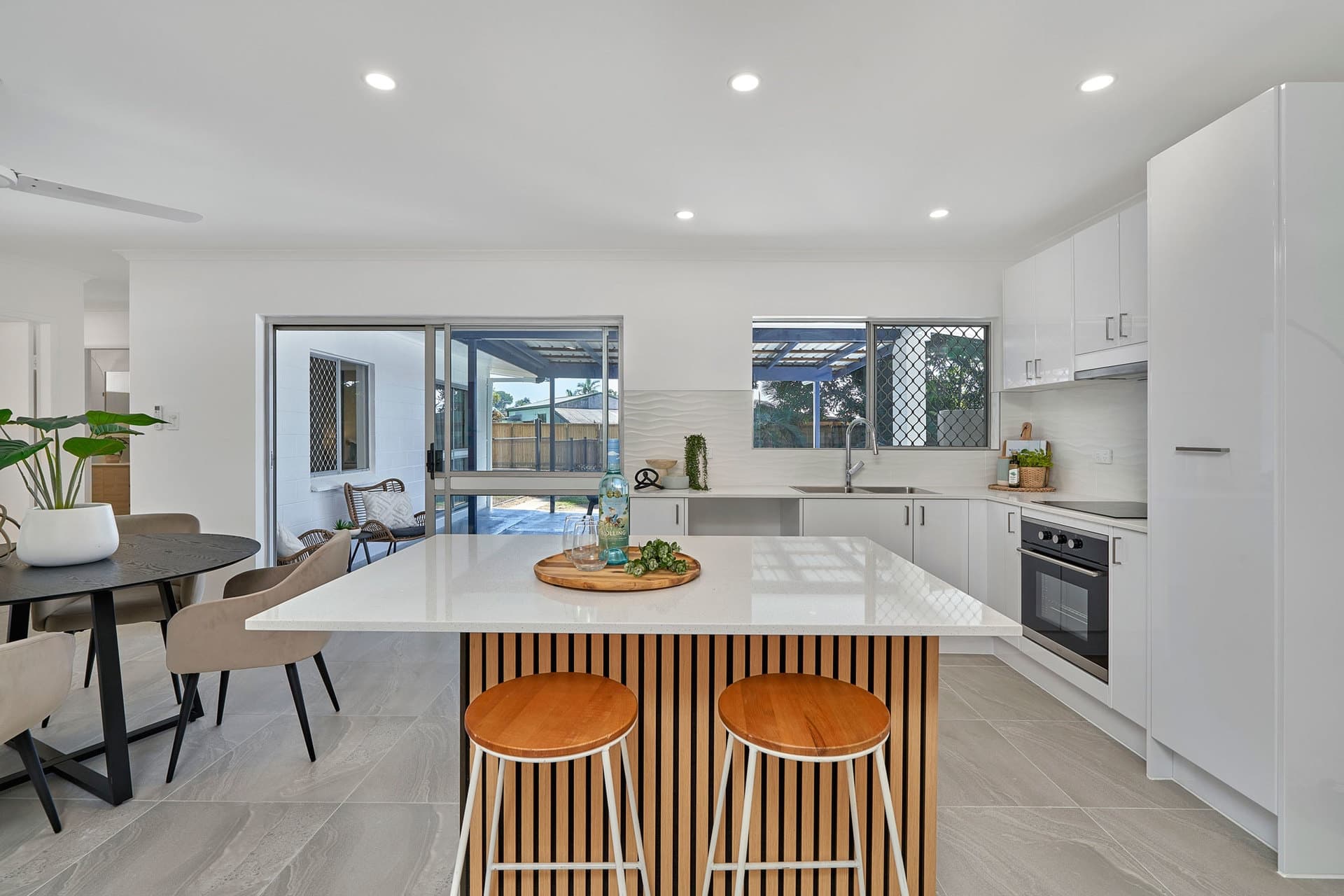 16 Lime Street, Mooroobool, Mooroobool - Thumbnail 2