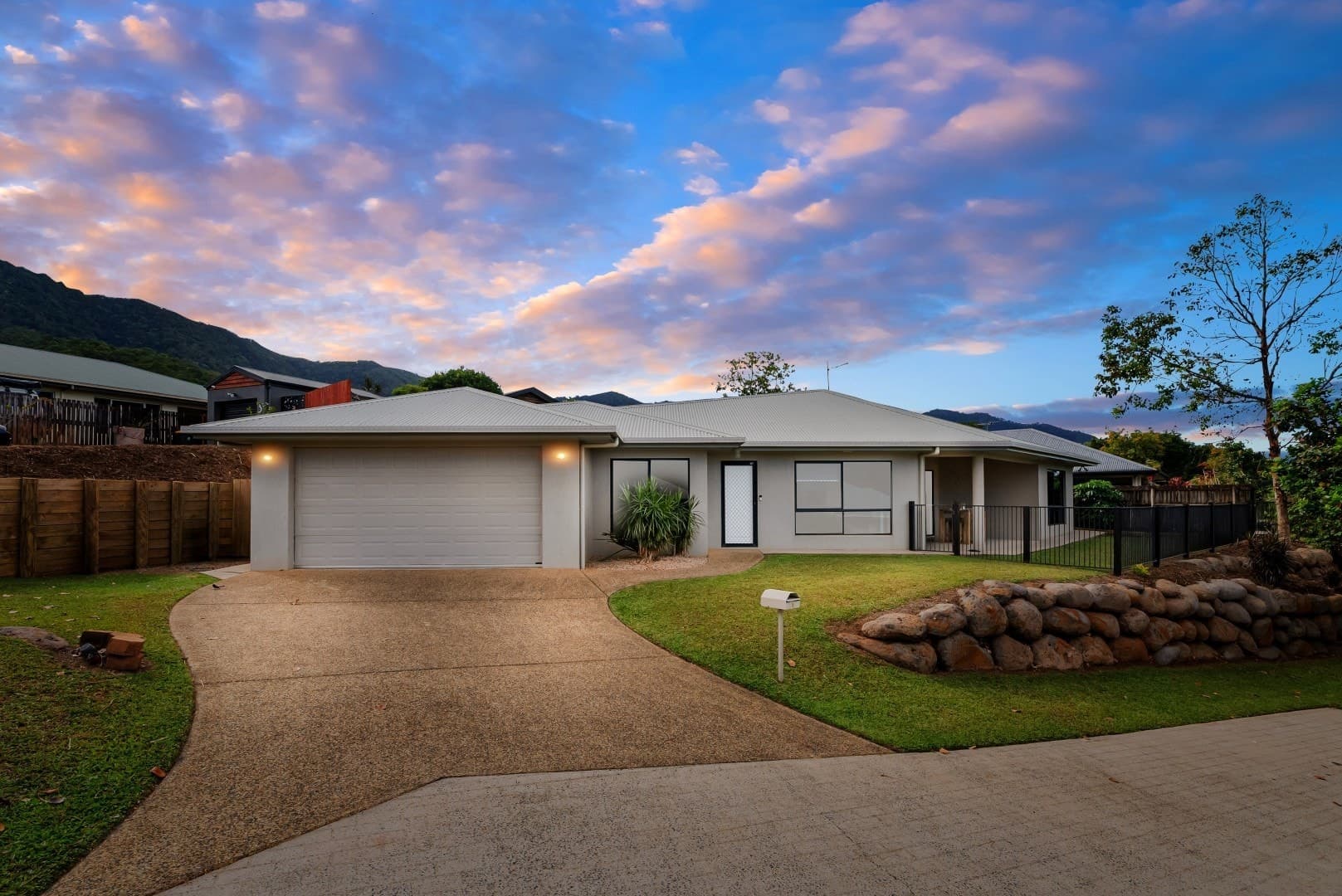 5-7 Sandover Close, Bentley Park, Bentley Park - Image 1