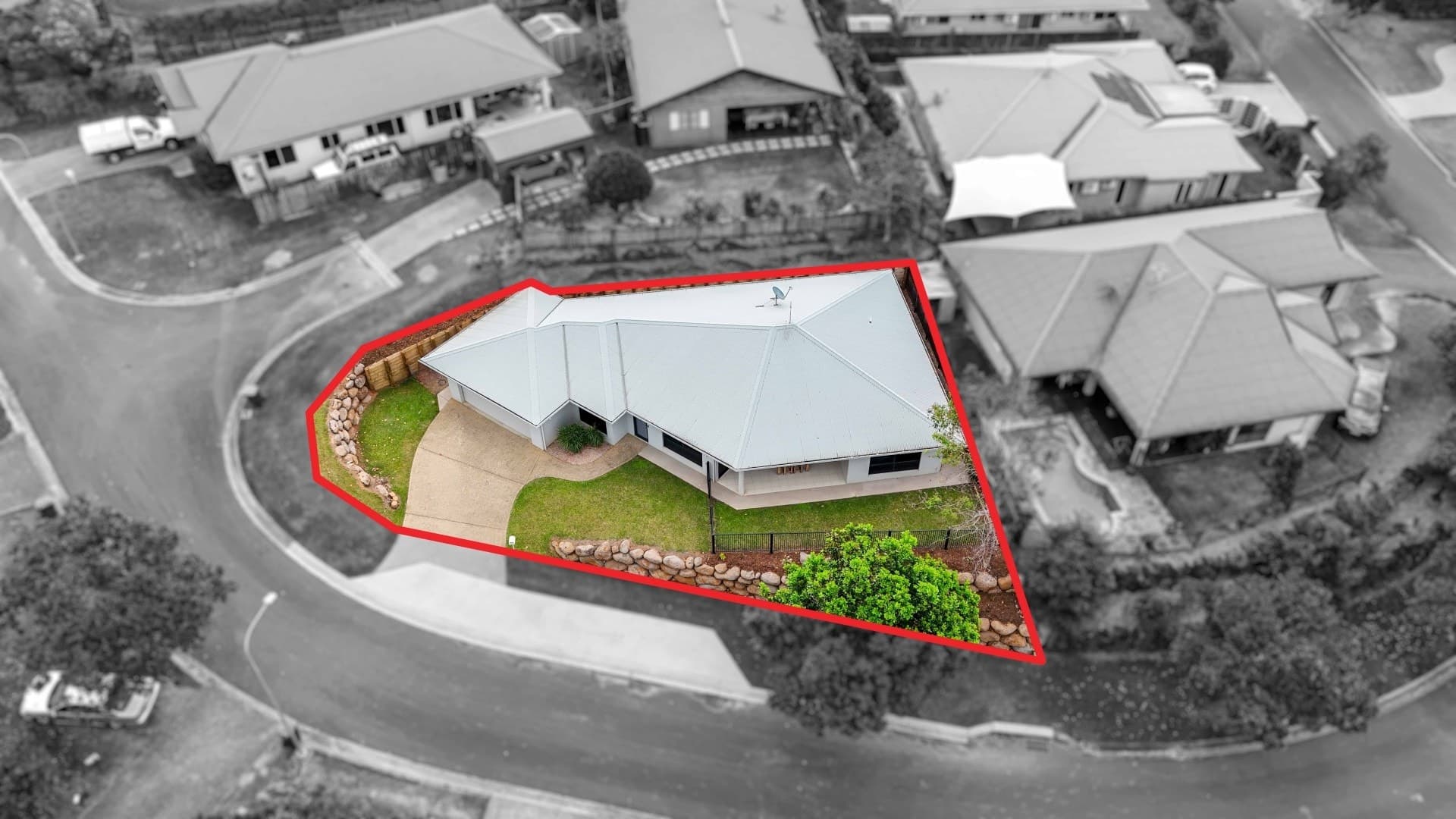 5-7 Sandover Close, Bentley Park, Bentley Park - Thumbnail 2