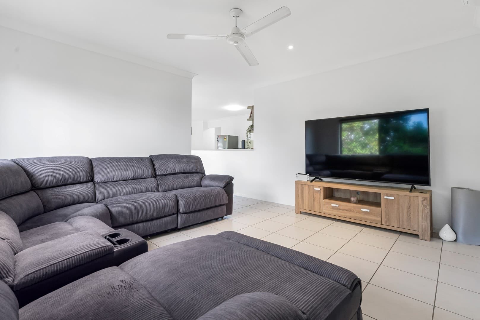 5-7 Sandover Close, Bentley Park, Bentley Park - Thumbnail 4