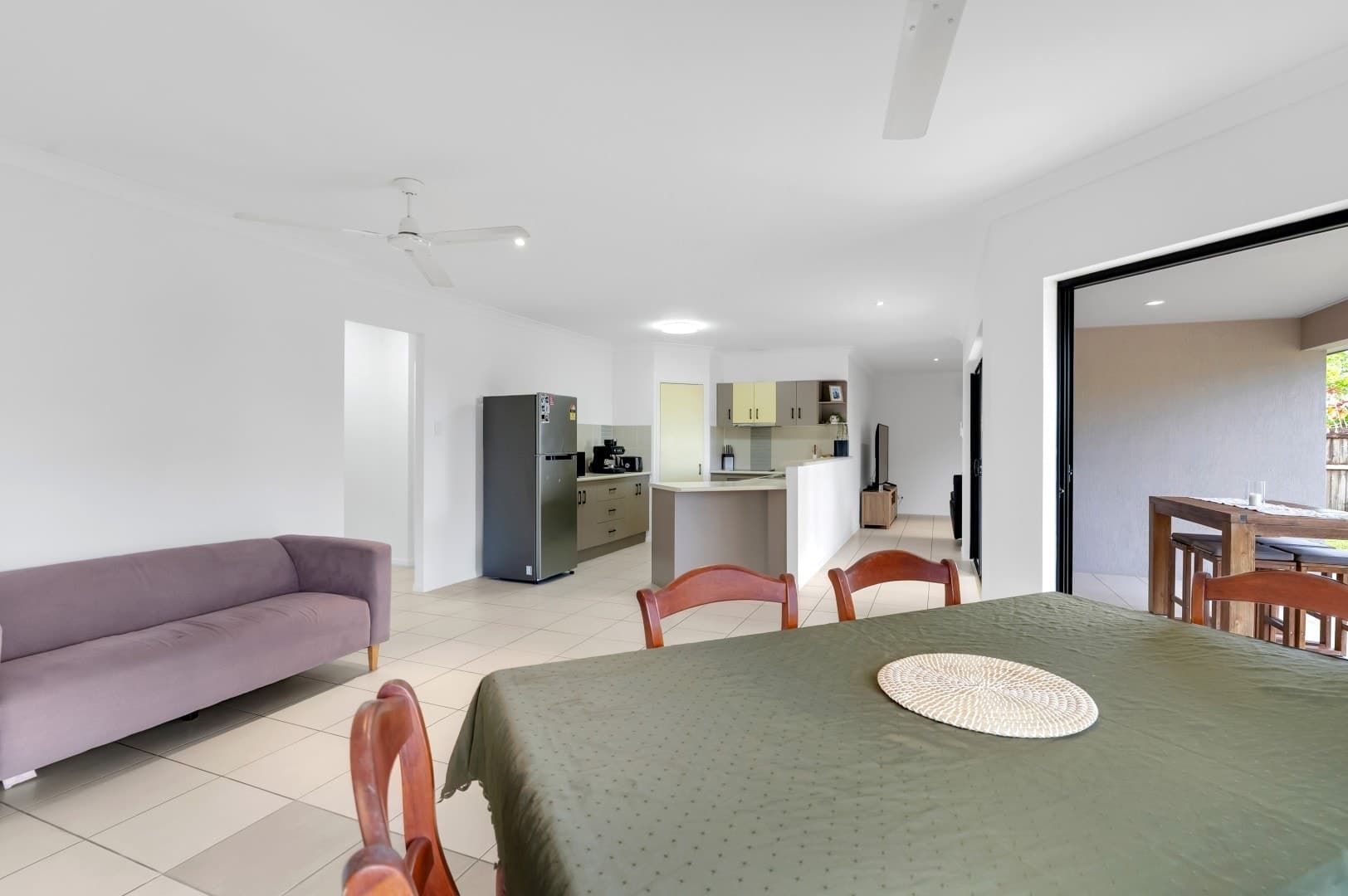 5-7 Sandover Close, Bentley Park, Bentley Park - Thumbnail 6
