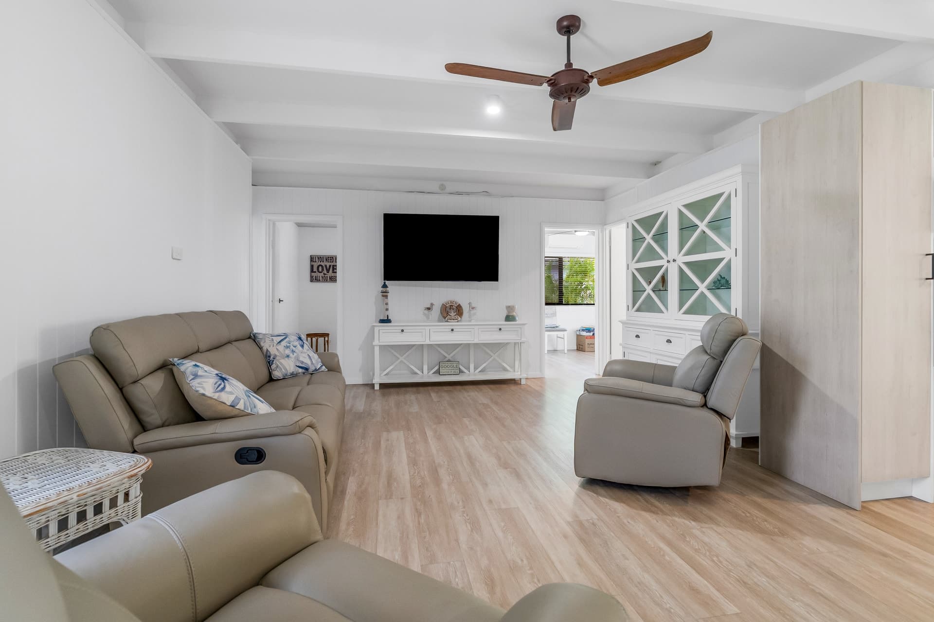 21 Christensen Street, Machans Beach, Machans Beach - Thumbnail 5