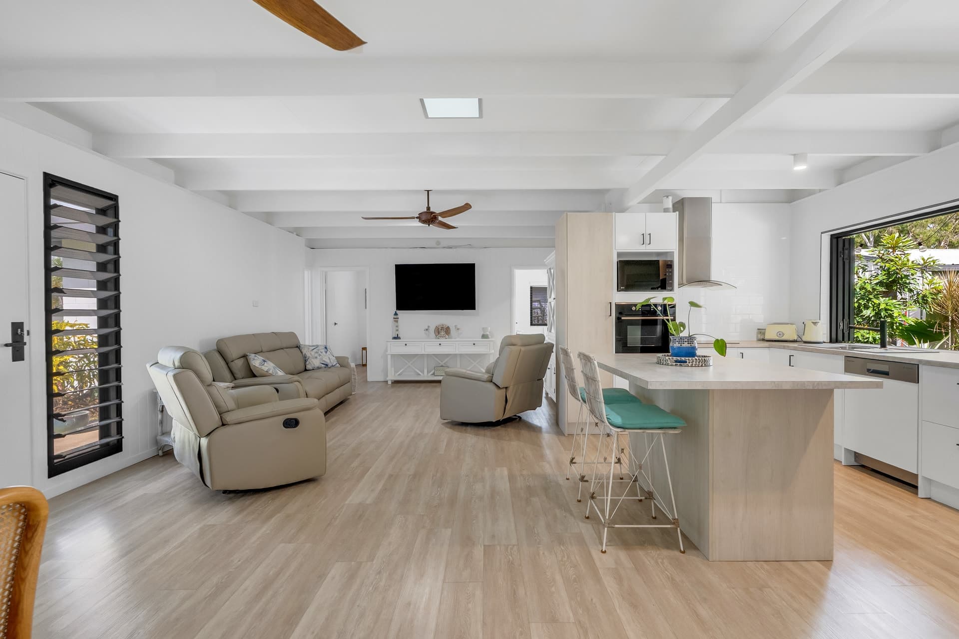 21 Christensen Street, Machans Beach, Machans Beach - Thumbnail 6