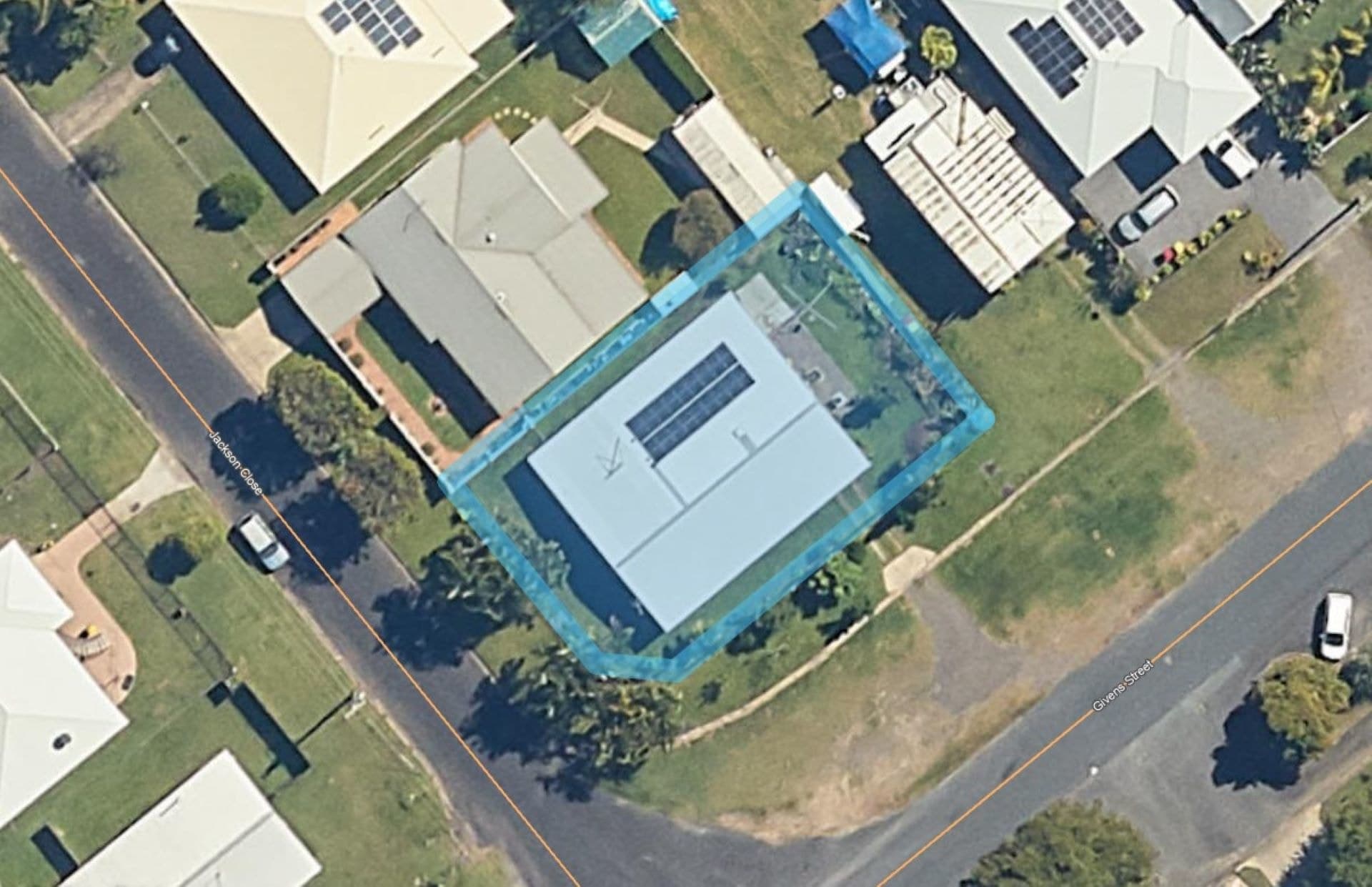 1 Jackson Close, Westcourt, Westcourt - Thumbnail 2