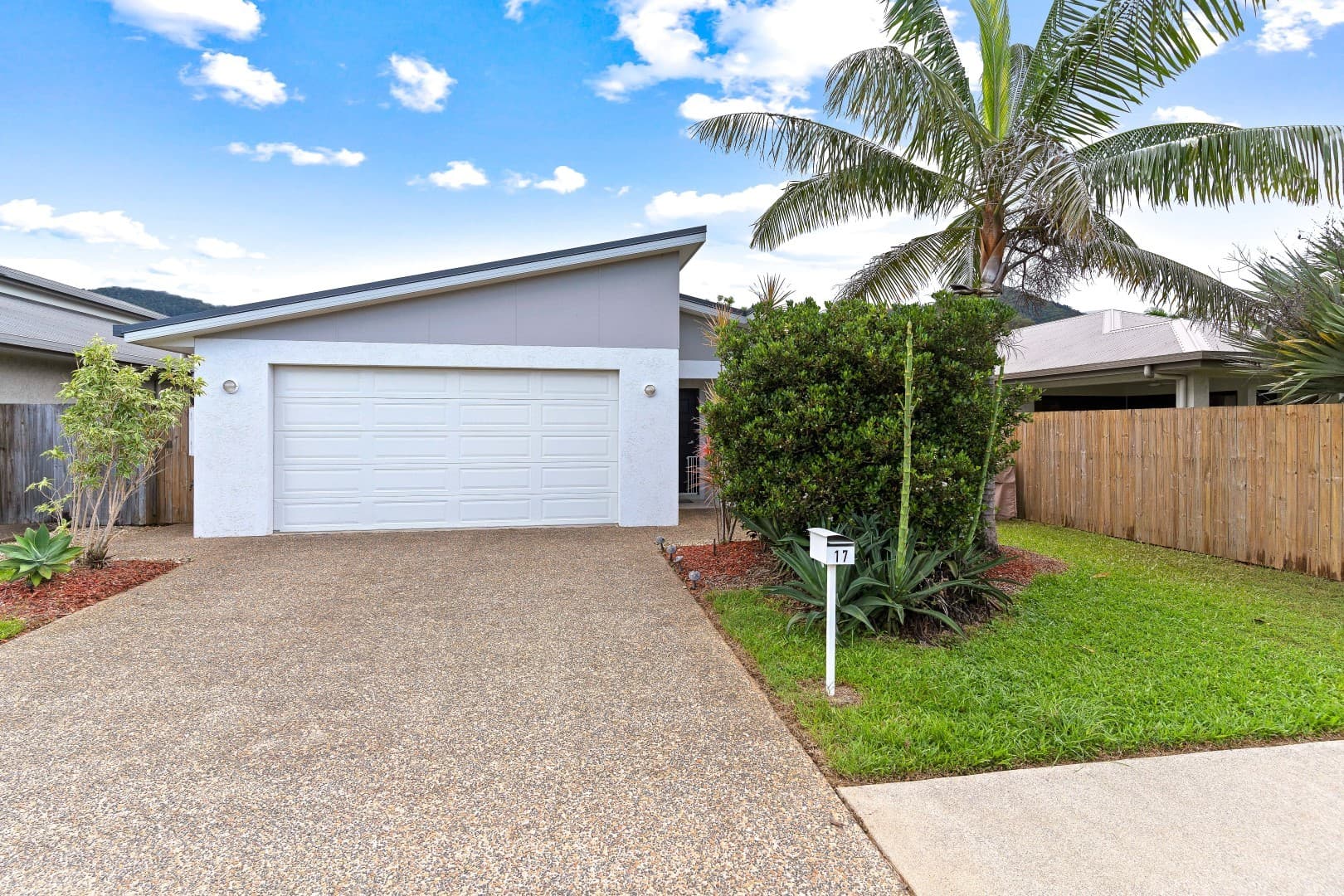 17 Hillary Drive, Smithfield, Smithfield - Image 1