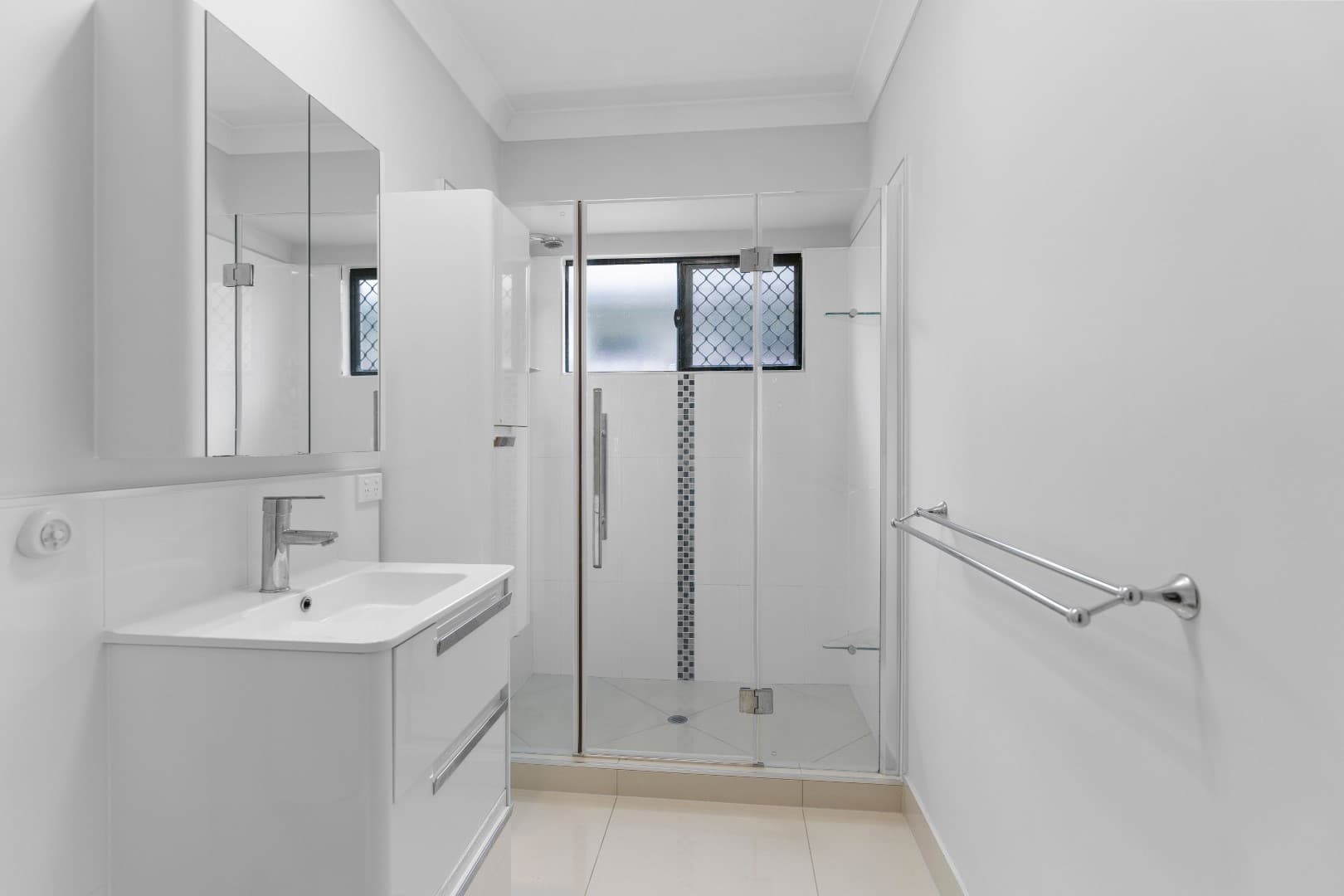 17 Hillary Drive, Smithfield, Smithfield - Thumbnail 8