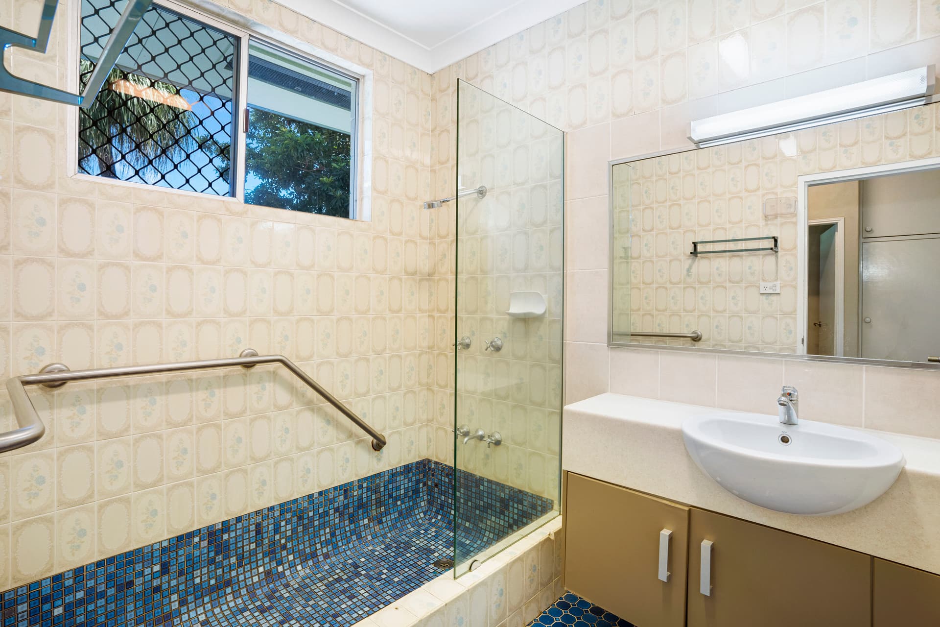 168 Toogood Road, Bayview Heights, Bayview Heights - Thumbnail 7
