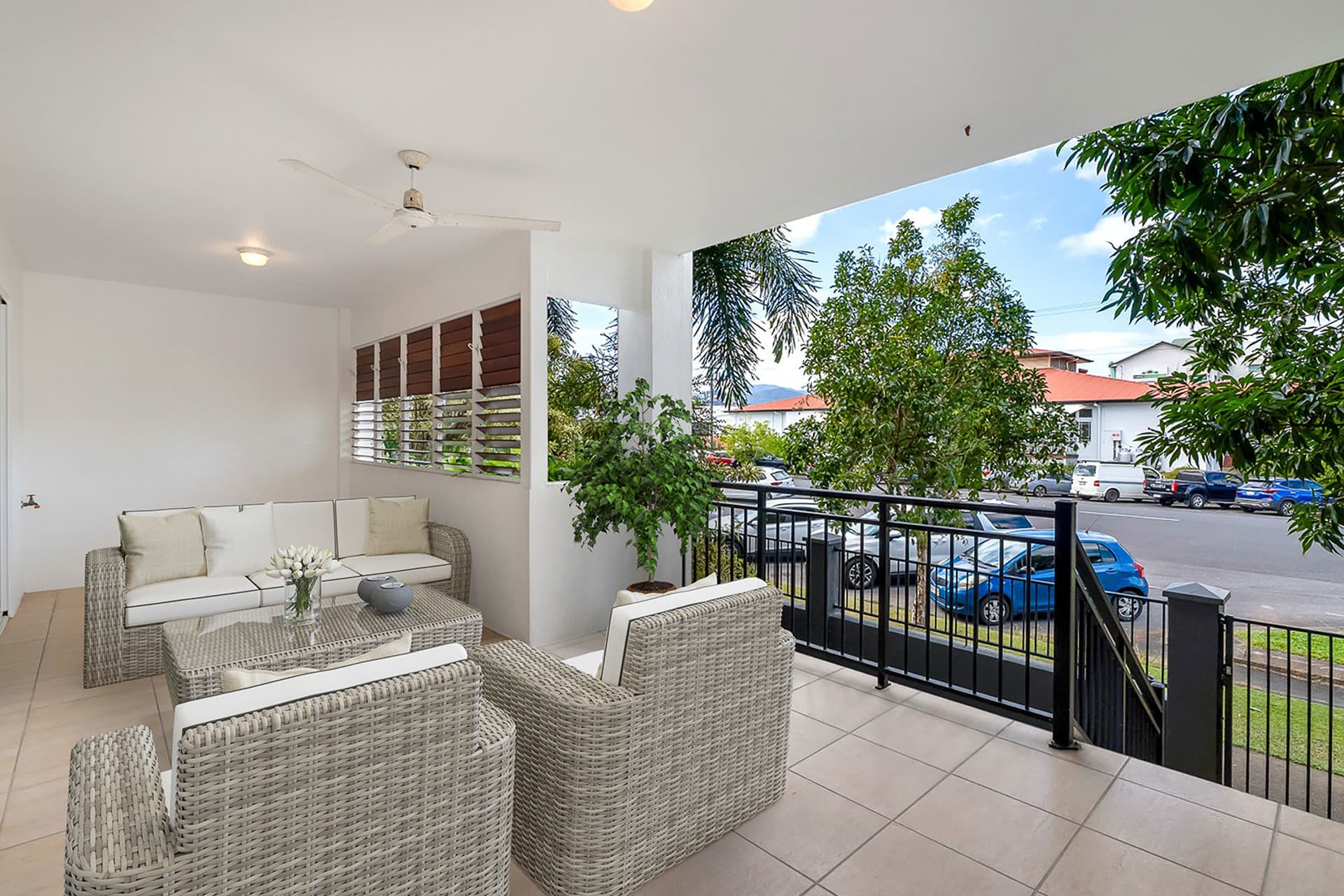 2/16-18 Smith Street, Cairns North, Cairns North - Thumbnail 2