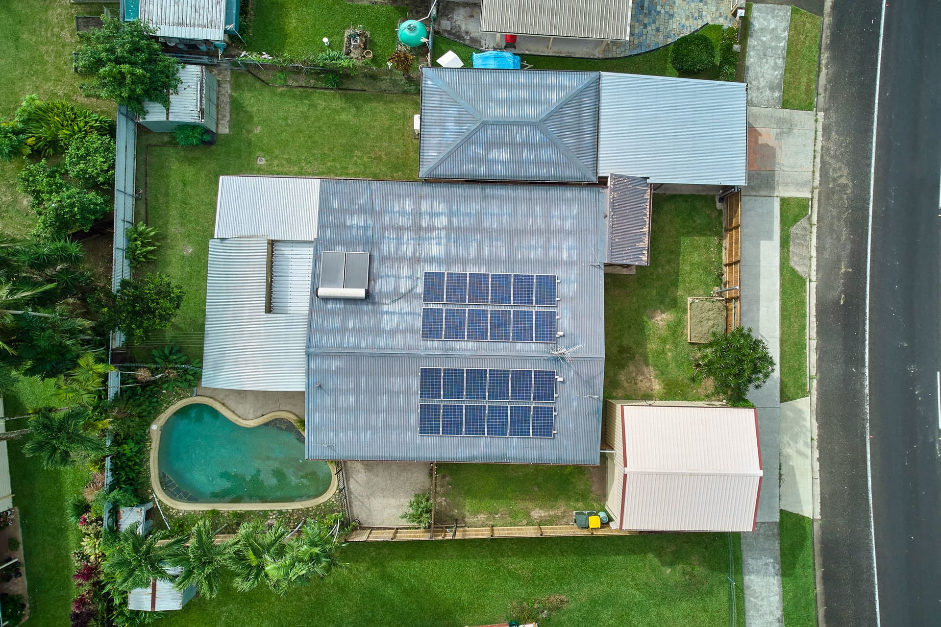 18 Sunflower Drive, Mooroobool, Mooroobool - Image 1