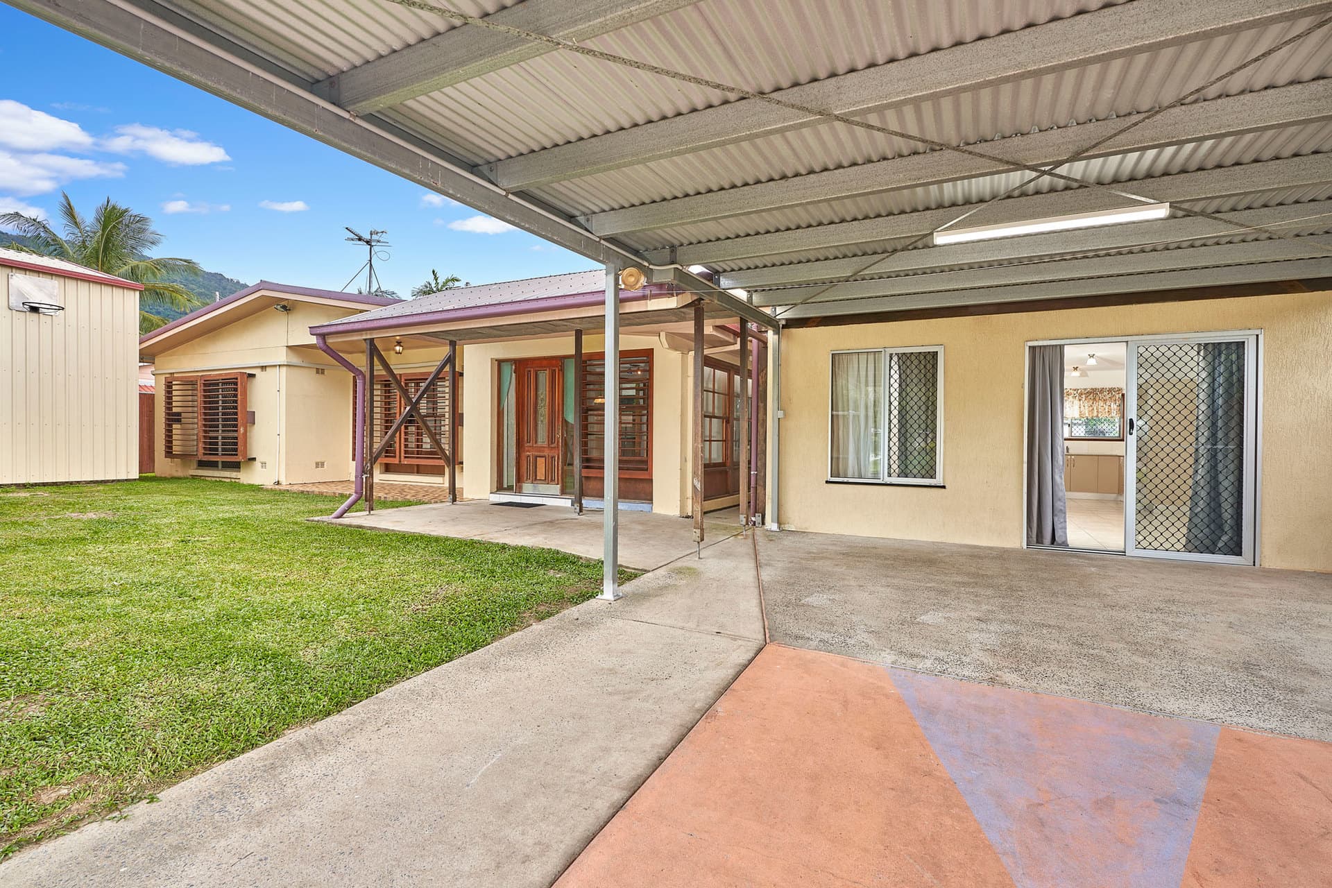 18 Sunflower Drive, Mooroobool, Mooroobool - Thumbnail 4
