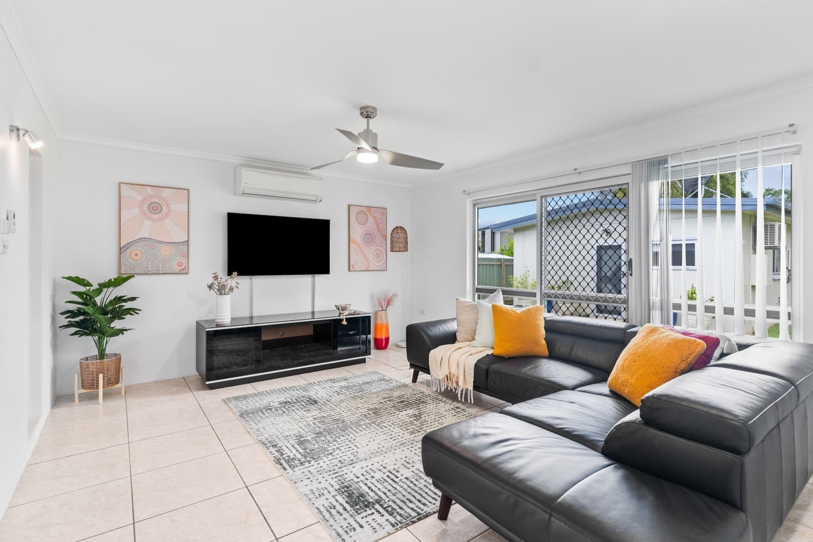 9 Spartan Close, Edmonton, Edmonton - Thumbnail 3