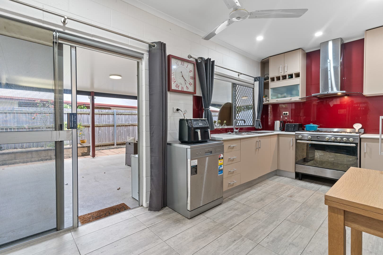 2 Roebuck Close, Bentley Park, Bentley Park - Thumbnail 5