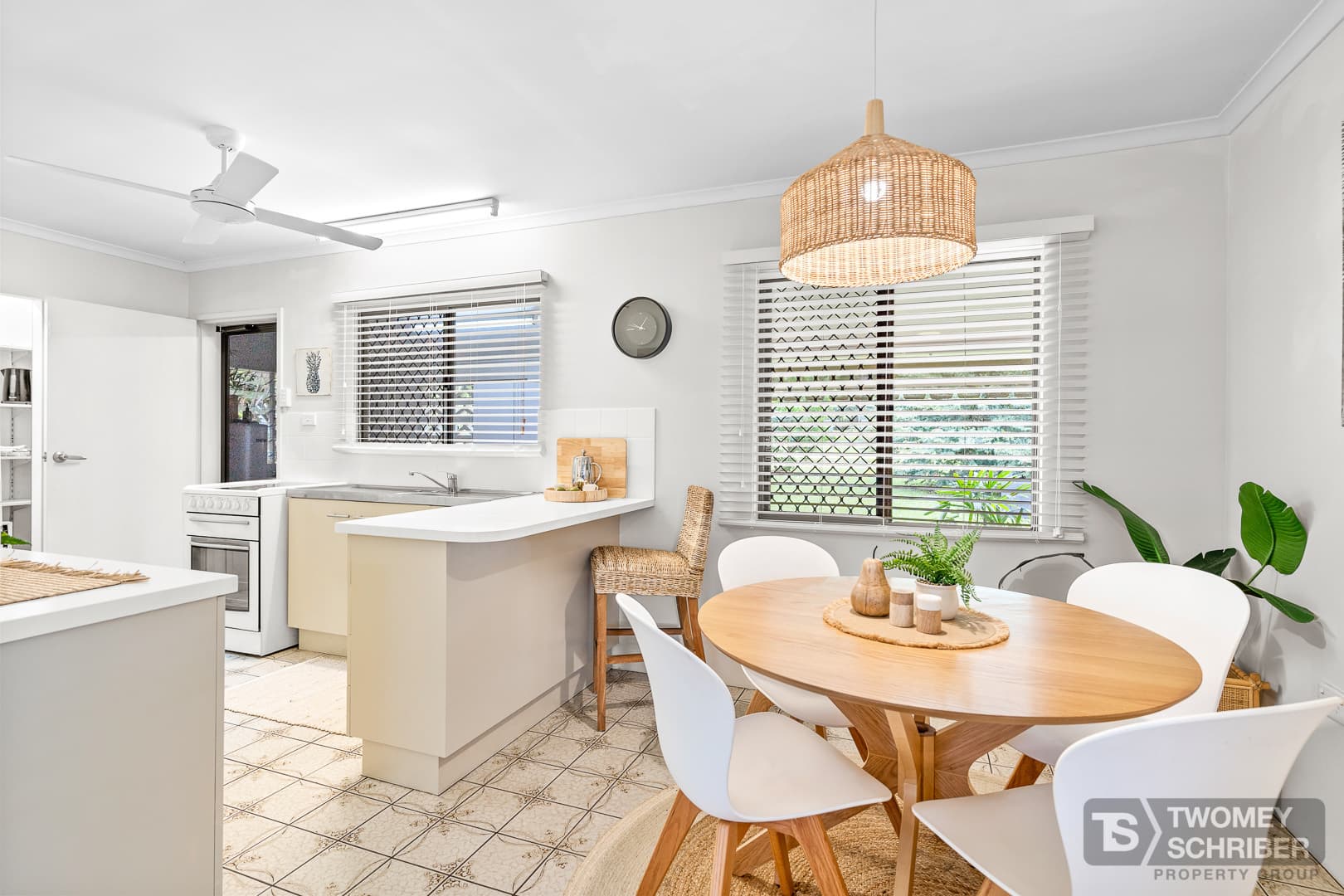 73 Irene Street, Mooroobool, Mooroobool - Thumbnail 4