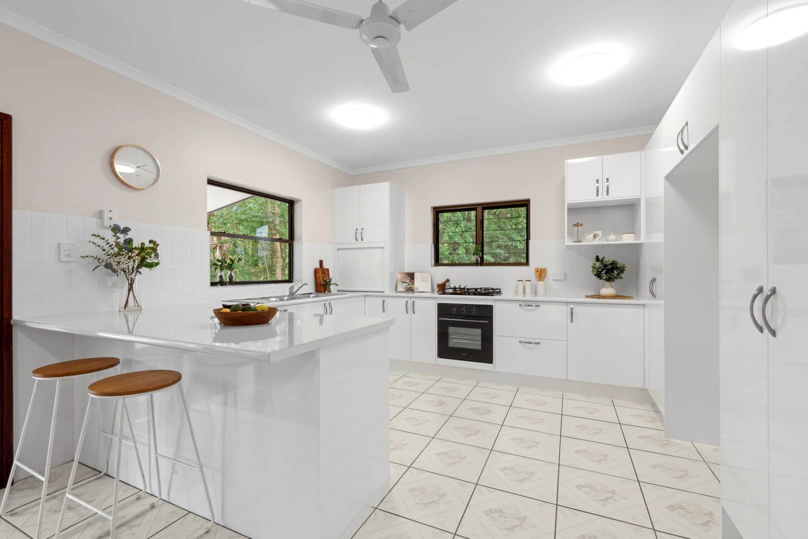 15 Atkinson Street, Machans Beach, Machans Beach - Thumbnail 2