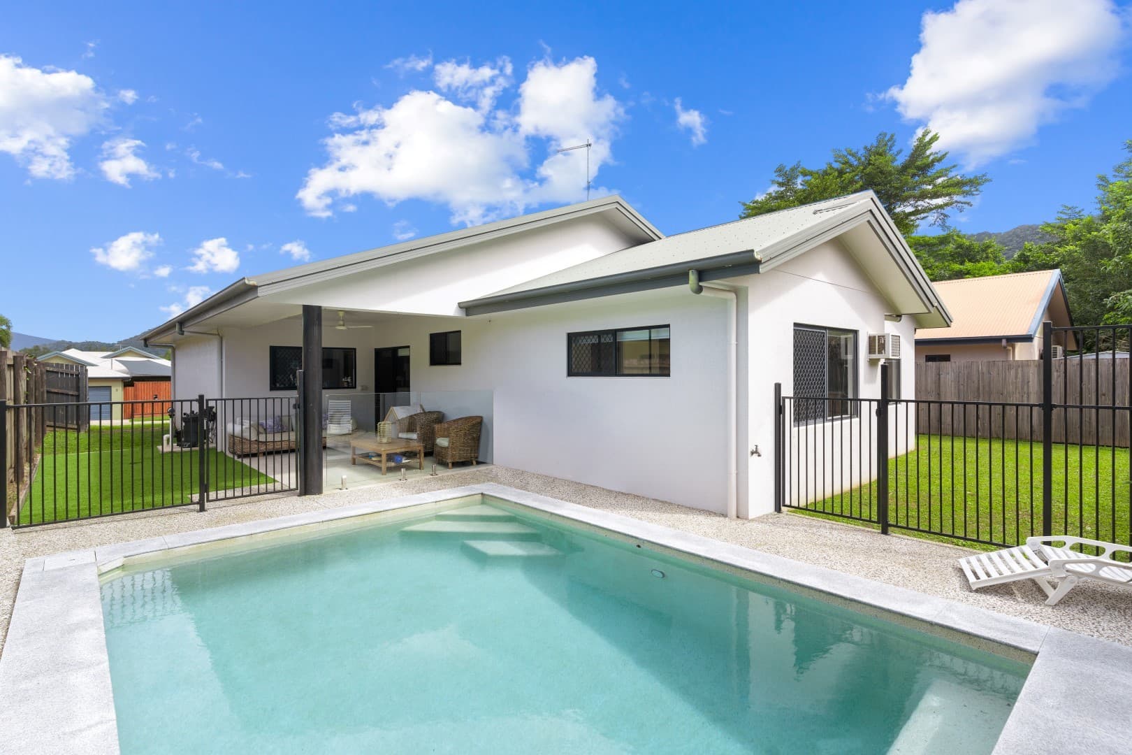 12 Goodhew Close, Bentley Park, Bentley Park - Image 1