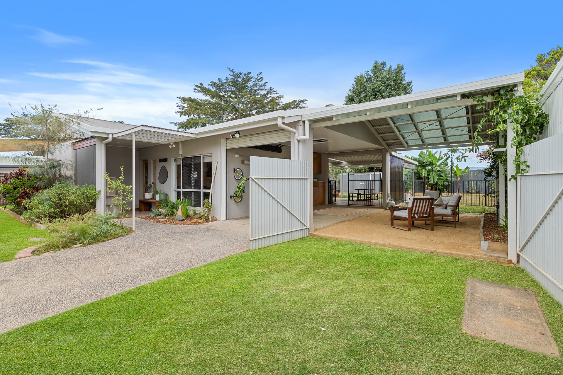 14 Fife Close, Mount Sheridan, Mount Sheridan - Thumbnail 2