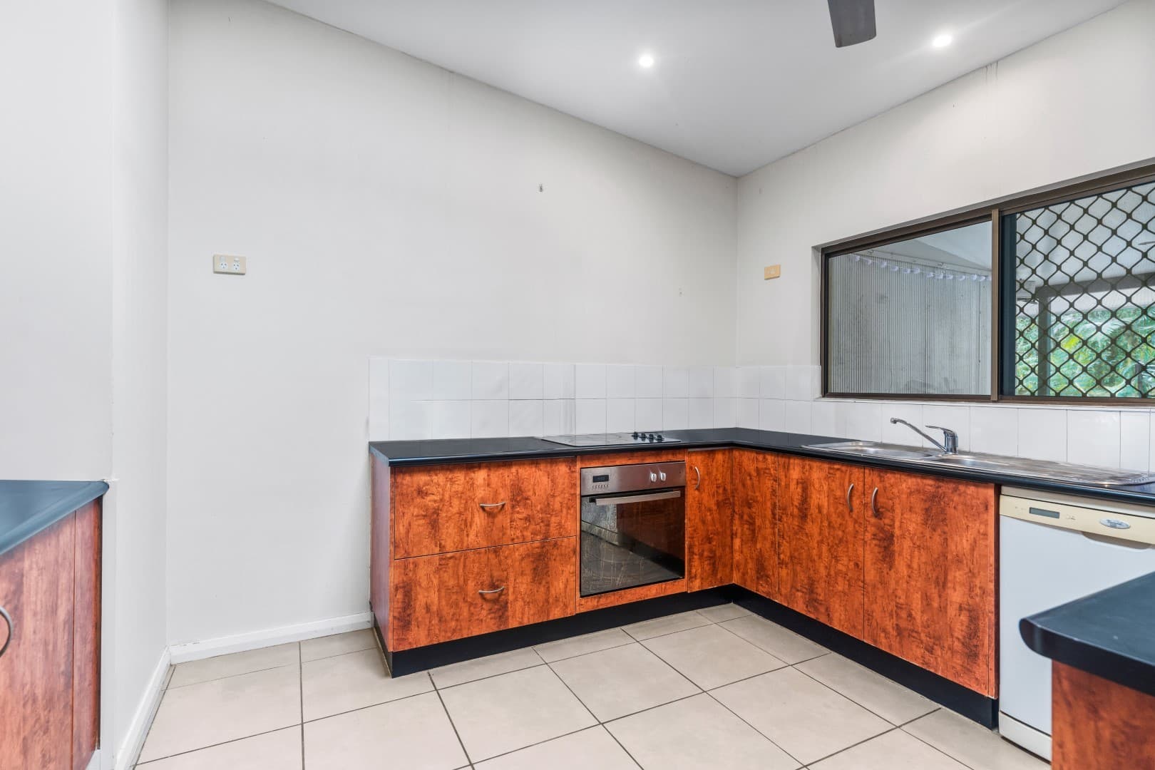 31 Clifton Road, Clifton Beach, Clifton Beach - Thumbnail 4
