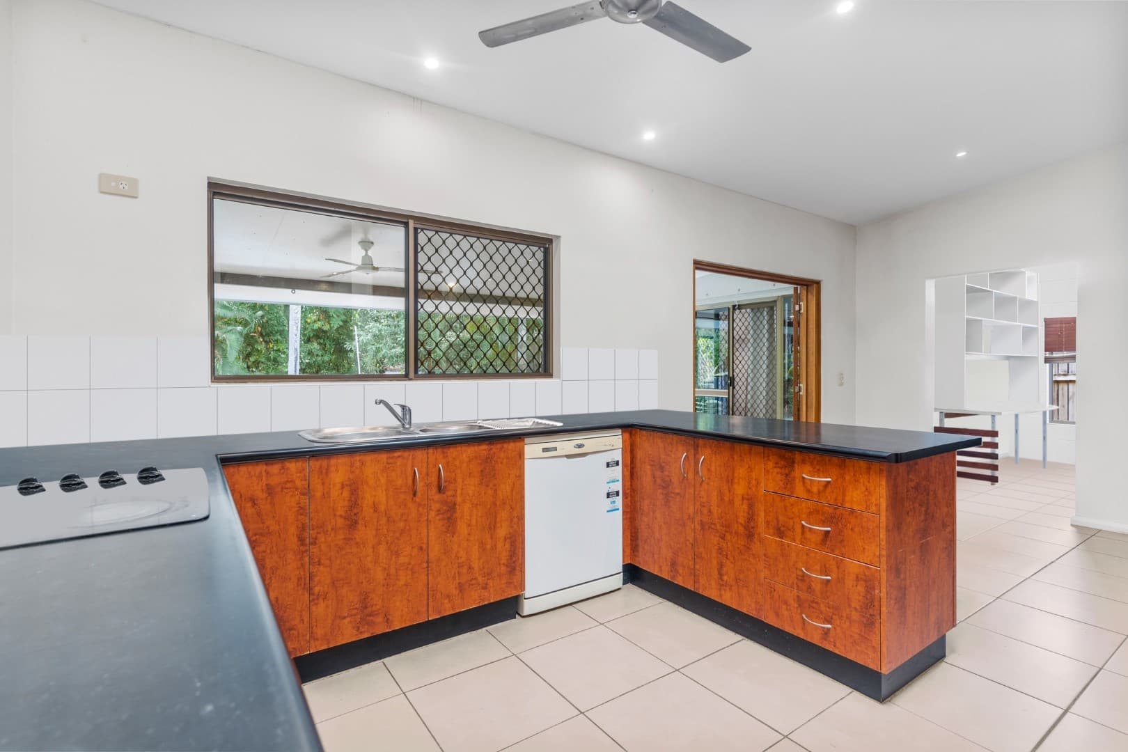 31 Clifton Road, Clifton Beach, Clifton Beach - Thumbnail 5