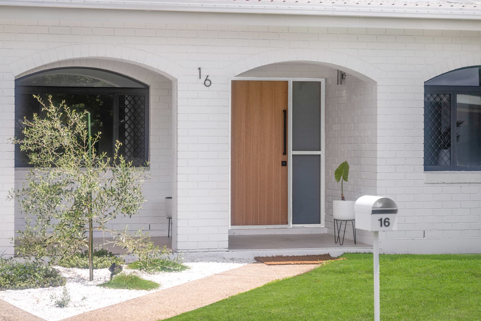 16 Primrose Street, Mooroobool, Mooroobool - Thumbnail 3
