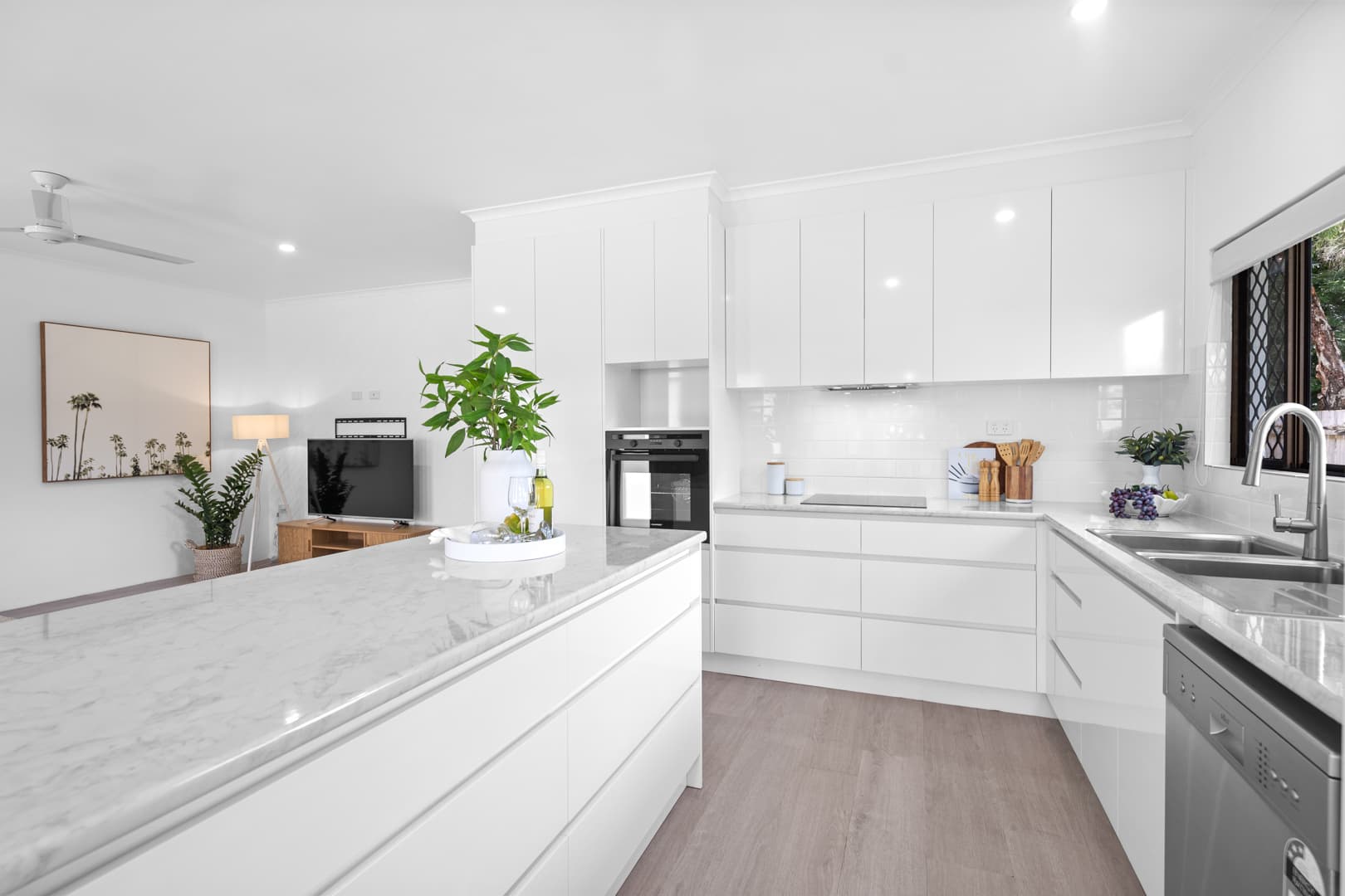 16 Primrose Street, Mooroobool, Mooroobool - Thumbnail 5