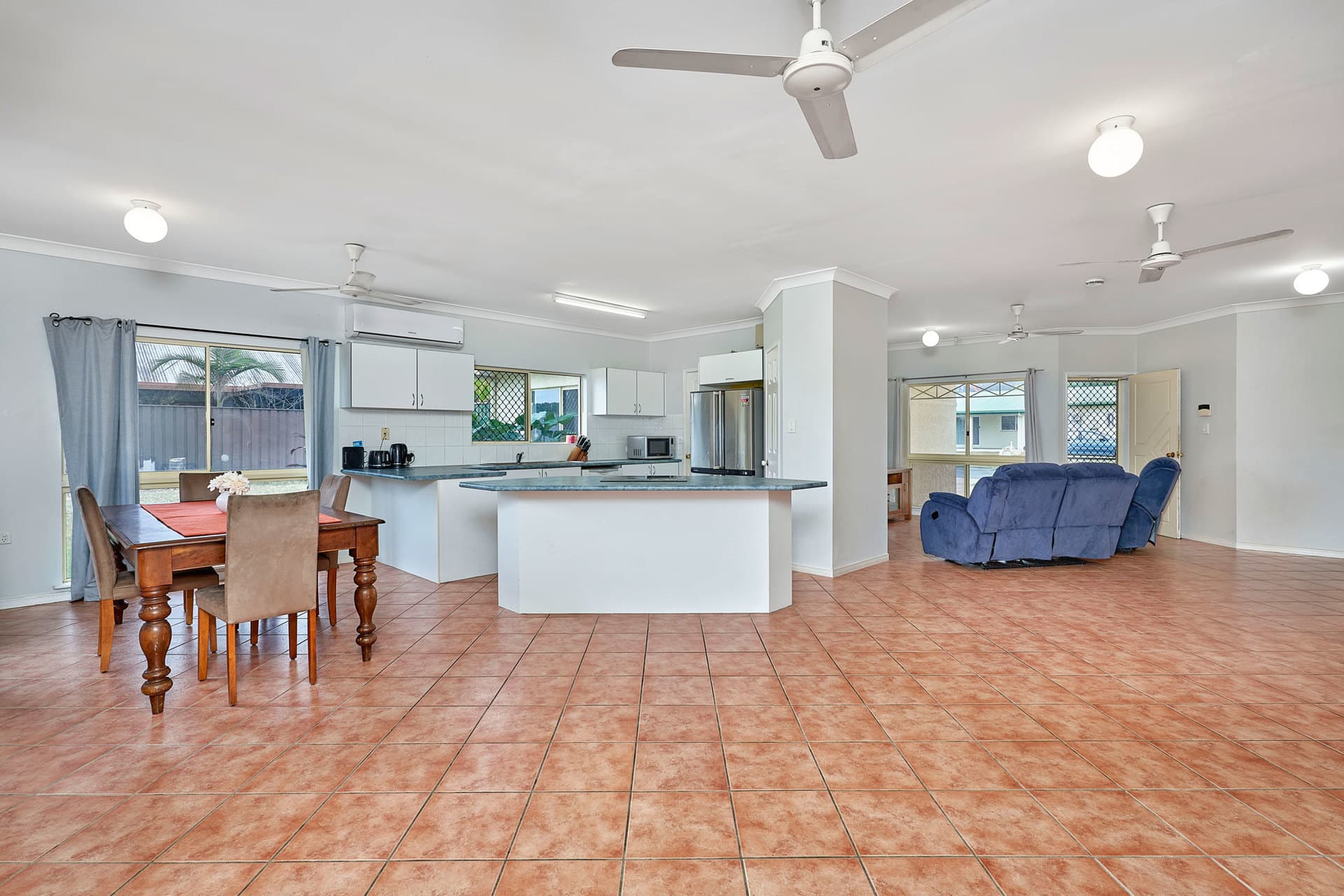 26 Harlequin Street, White Rock, White Rock - Thumbnail 3