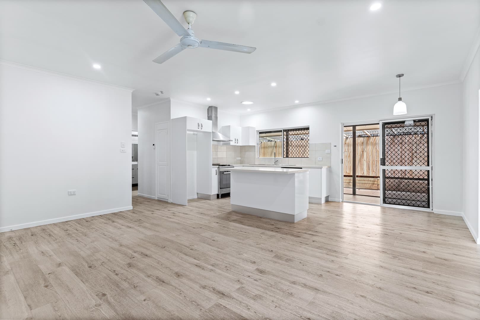 35 Kingsford Street, Mooroobool, Mooroobool - Thumbnail 8