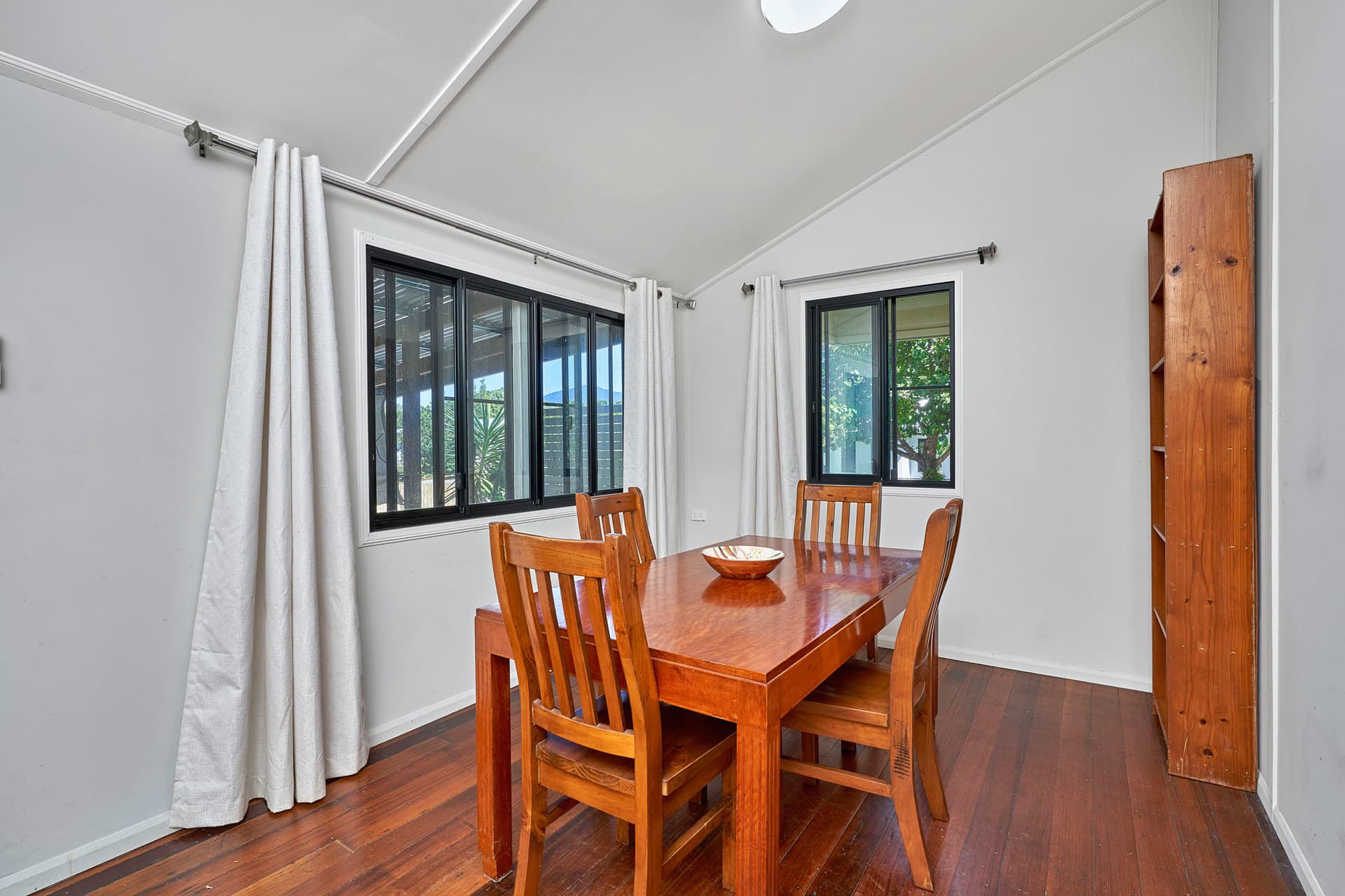9 Devlex Court, Machans Beach, Machans Beach - Thumbnail 4