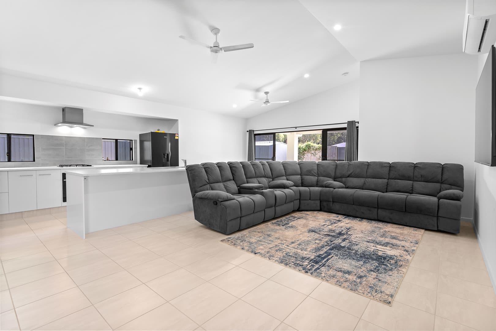 14 Lacebark Crescent, Bentley Park, Bentley Park - Thumbnail 3