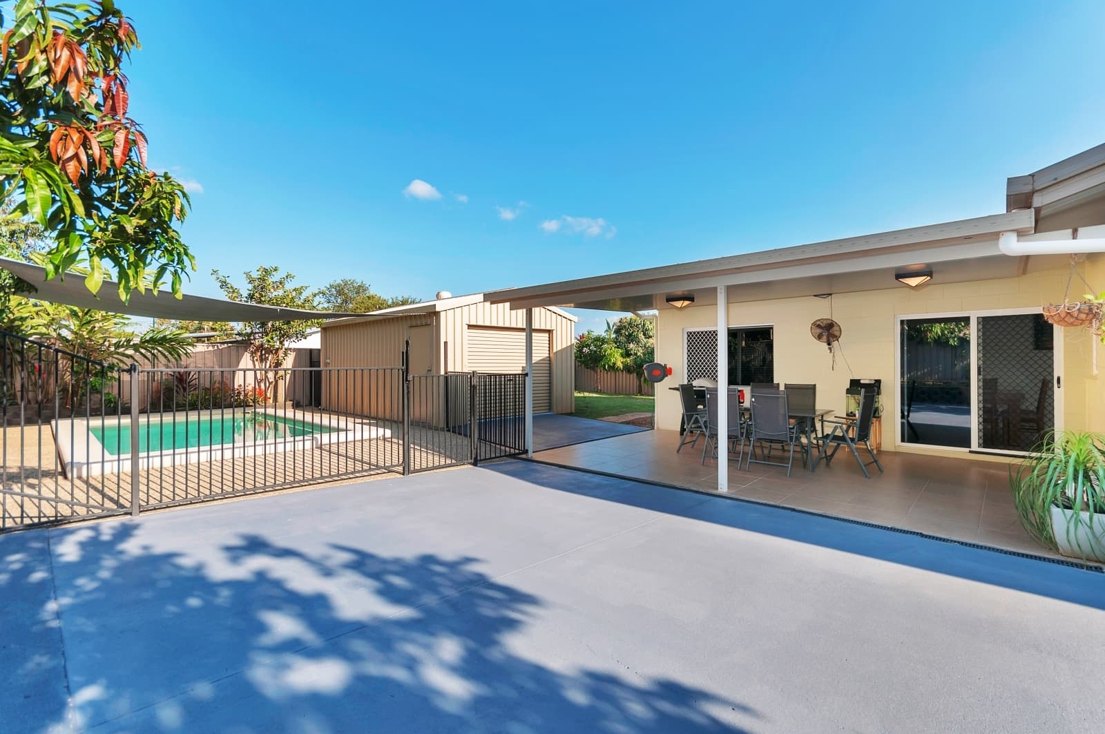4 Hogan Court, White Rock, White Rock - Thumbnail 2