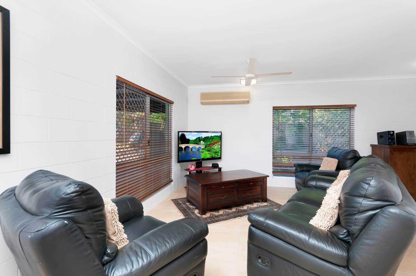 4 Hogan Court, White Rock, White Rock - Thumbnail 3