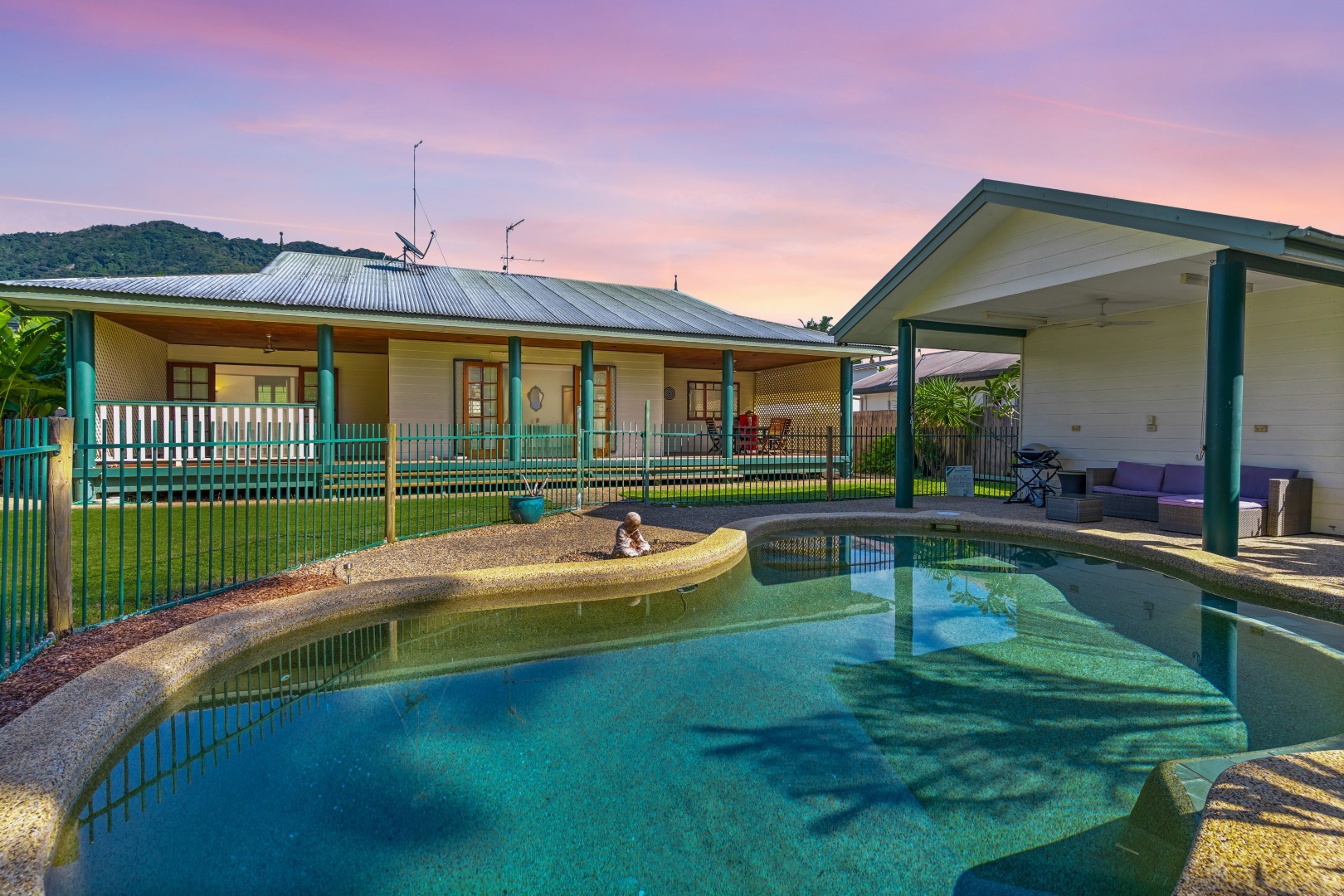 11 Jordan Close, Mooroobool, Mooroobool - Thumbnail 2