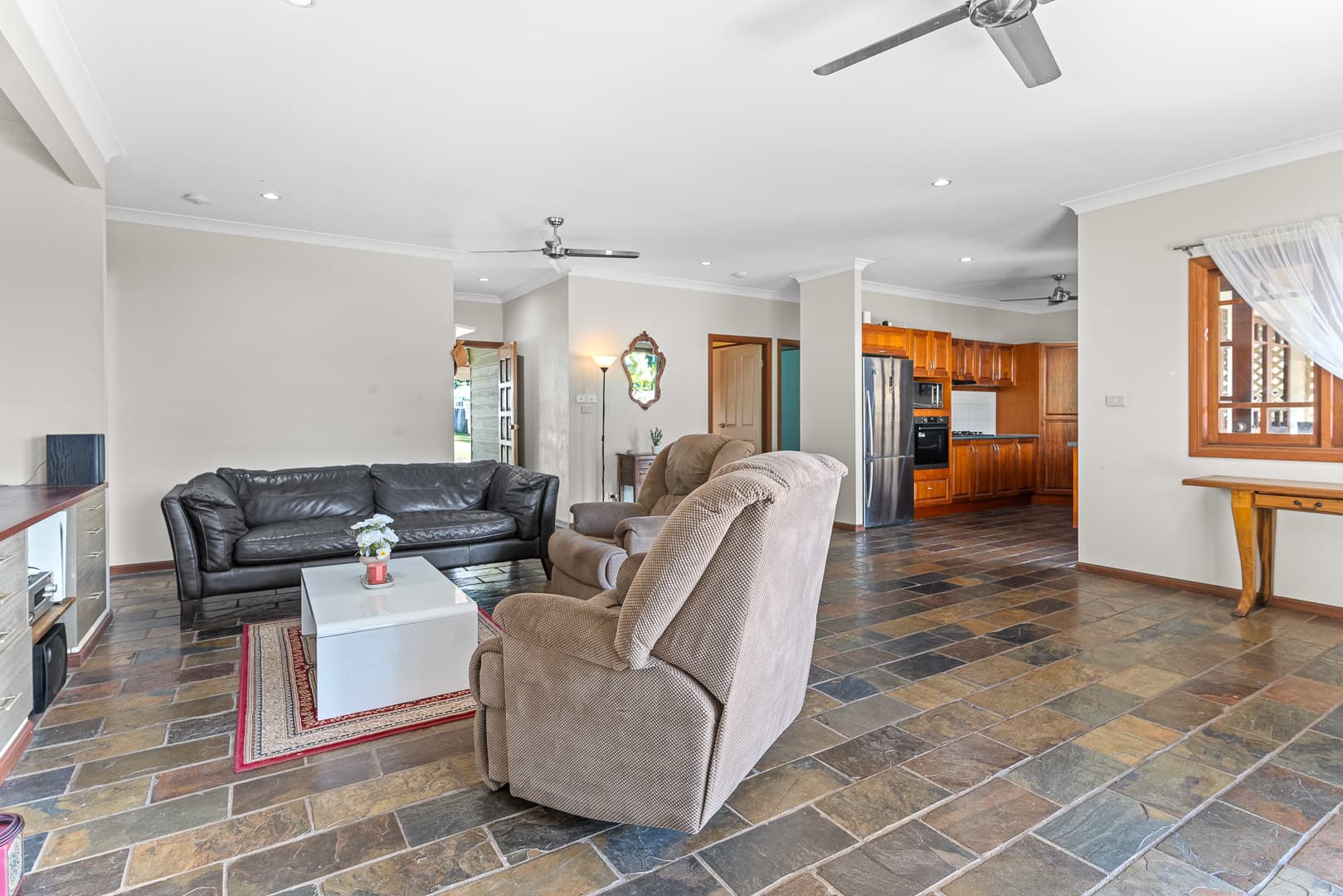 11 Jordan Close, Mooroobool, Mooroobool - Thumbnail 4