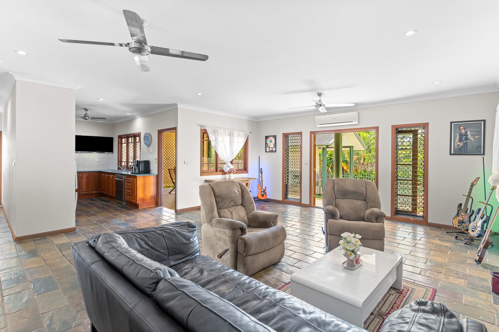 11 Jordan Close, Mooroobool, Mooroobool - Thumbnail 6